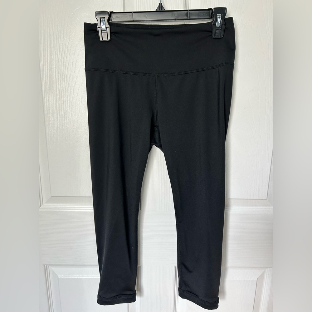 Z by Zella Black Capri Sporty Leggings Semi Open Calf Size Large